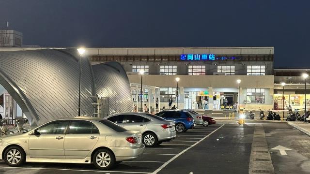 高雄岡山法拍大樓-9