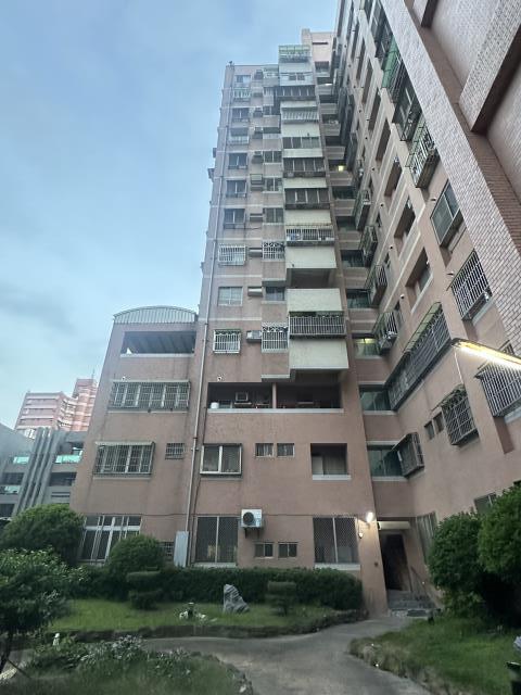 高雄岡山法拍大樓-7