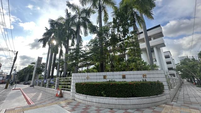 高雄岡山法拍大樓-1