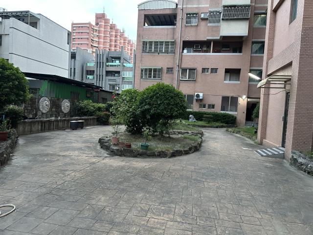 高雄岡山法拍大樓-8